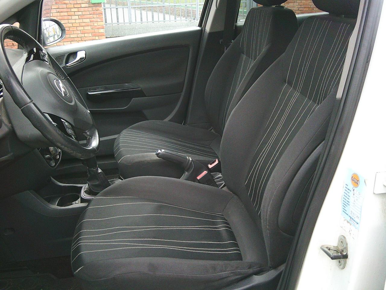 Opel Corsa 1.2 5 porte