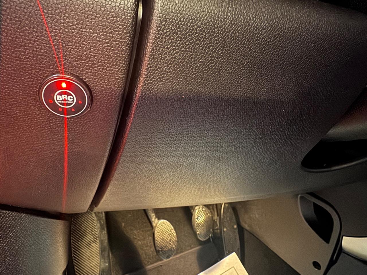 Mini One Countryman 1.6 GPL MONTATO DA 2 ANNI