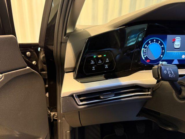 VOLKSWAGEN Golf 1.5 TSI Life LED GANCIO Panorama Navi ACC