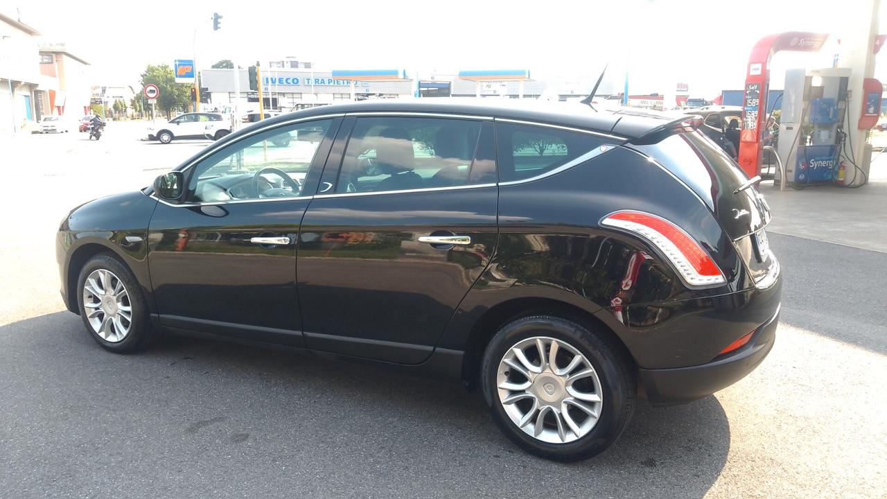 Lancia Delta 1.6 MJT DPF PLATINO 6M 2012