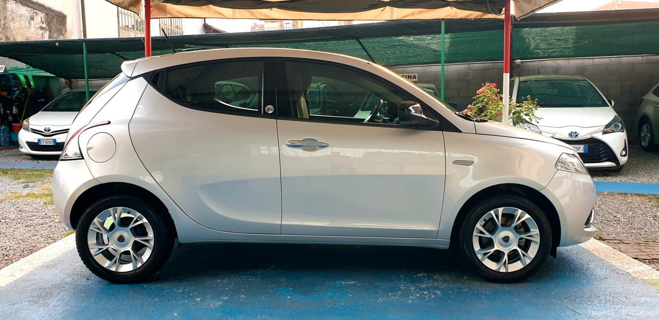 LANCIA YPSILON 1.2 BENZINA G.P.L DI CASA 76MILA KM EURO 6