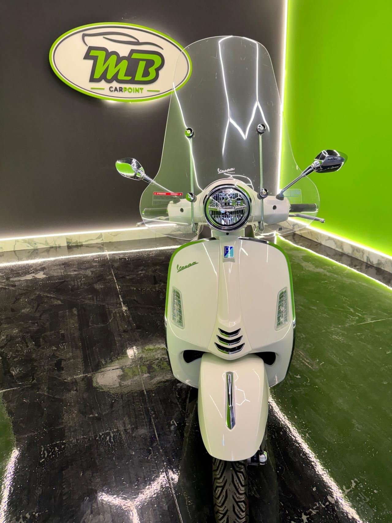 Piaggio Vespa 300 GTS