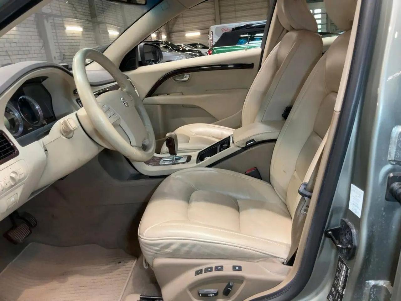 Volvo S80 4.4 V8 aut. AWD Summum