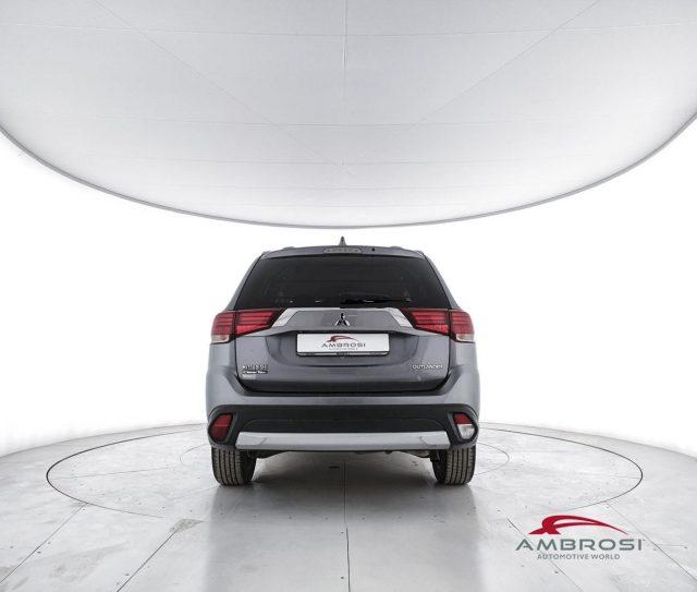 MITSUBISHI Outlander 2.2 DI-D 4WD Intense - AUTOCARRO N1 - PER OPERATOR