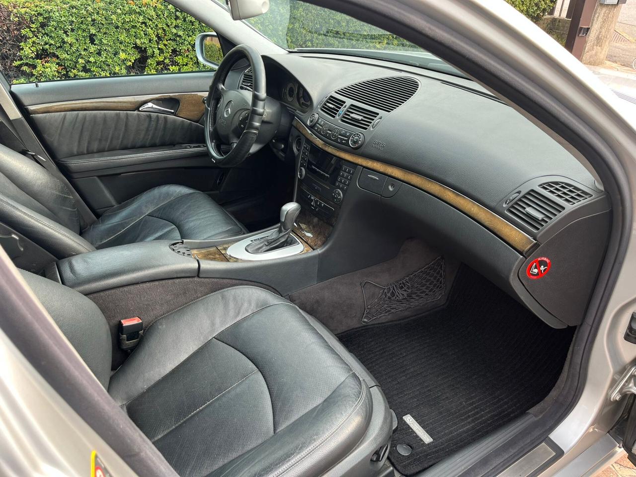 Mercedes-benz E 270 CDI cat Elegance