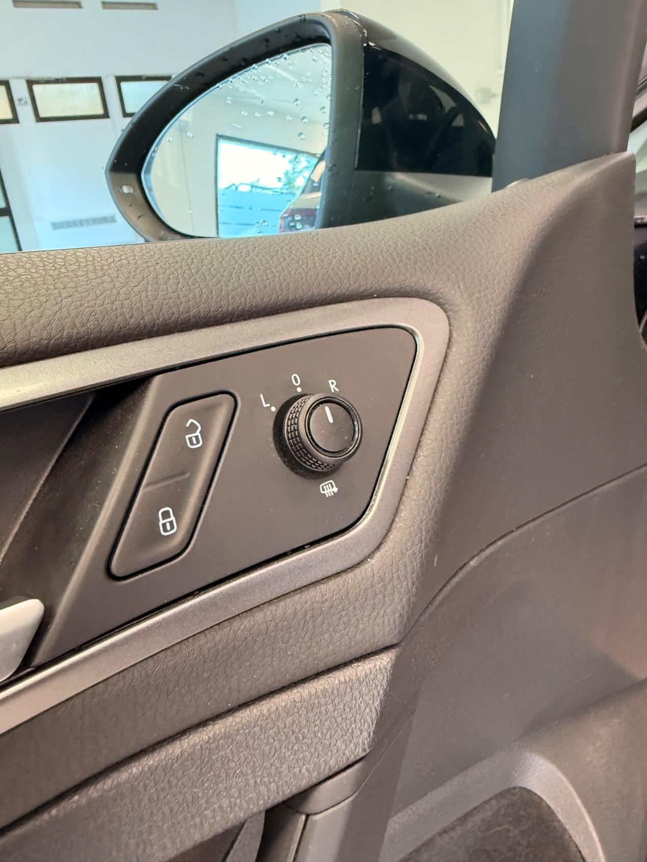 Volkswagen Golf 1,2TSI 86cv NEOPATENTATI