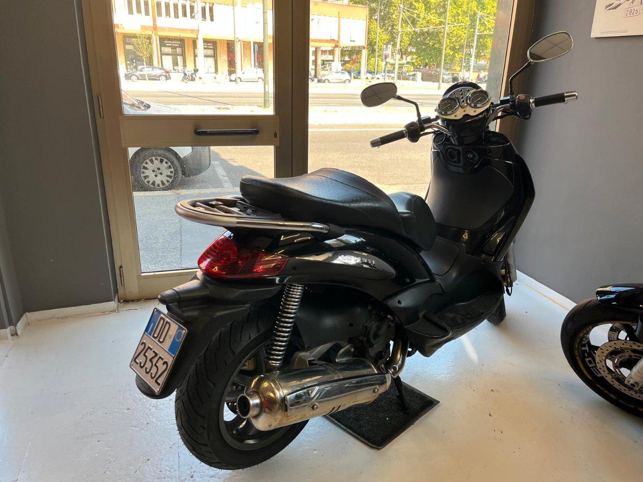 PIAGGIO Beverly 500 Cruiser Beverly 500 (cruiser anniversario)