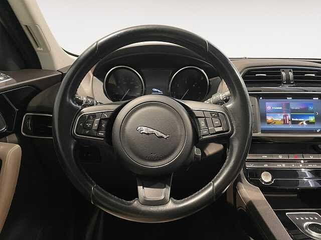 Jaguar F-PACE 180cv - Pure