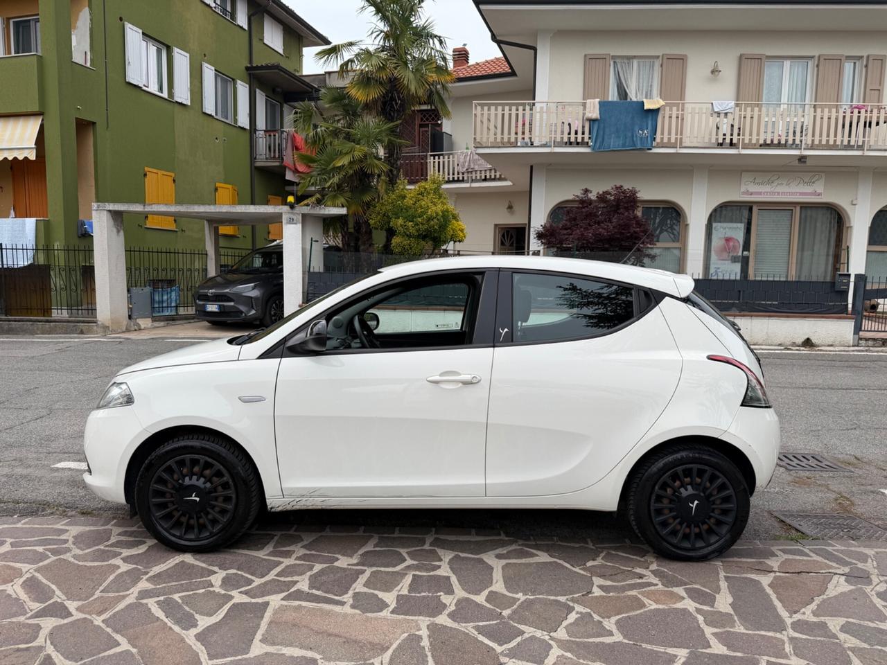 Lancia Ypsilon 1.2 69 CV 5 porte GPL Ecochic Gold