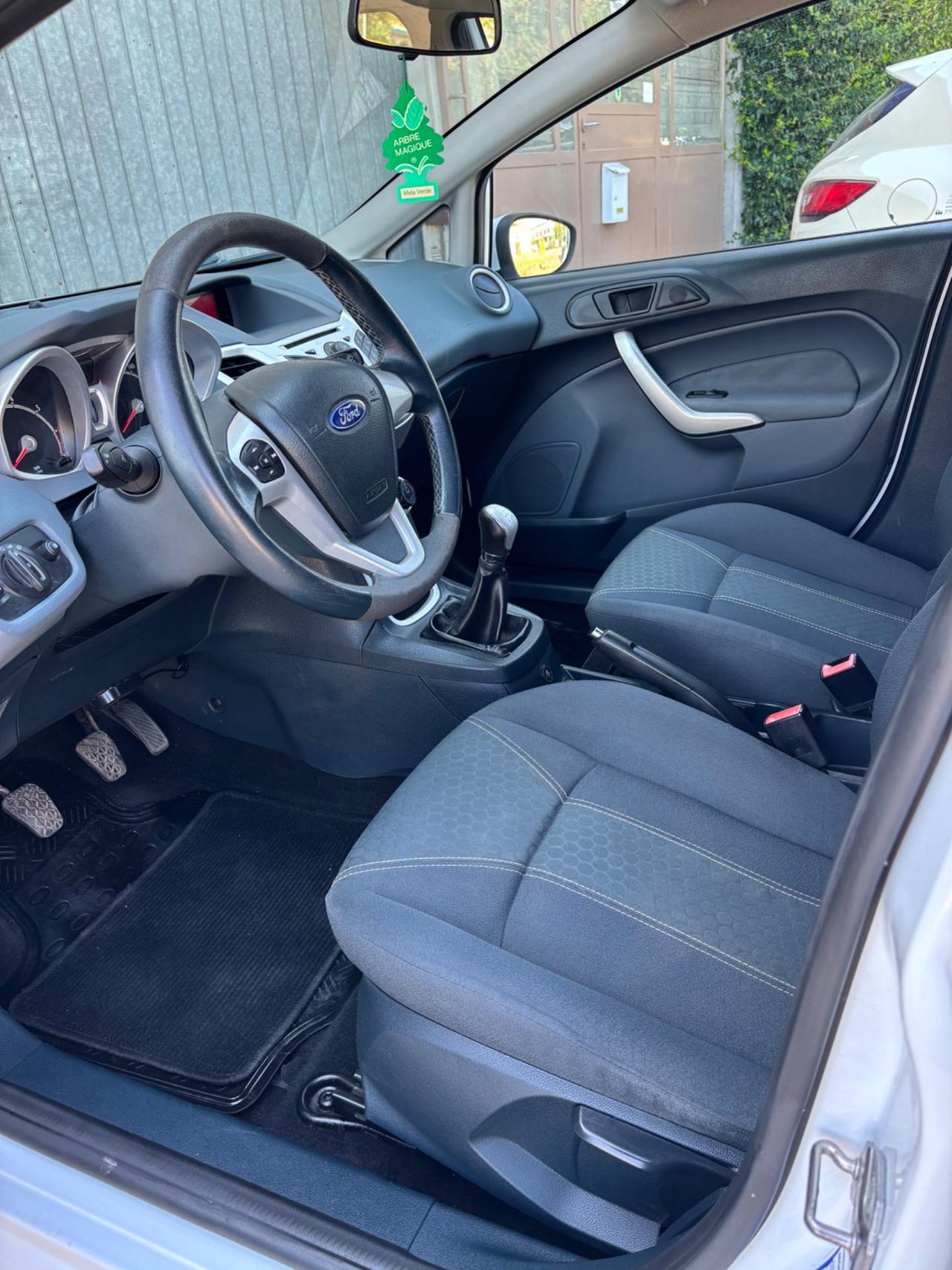 Ford Fiesta 1.4 5 porte Bz.- GPL Titanium