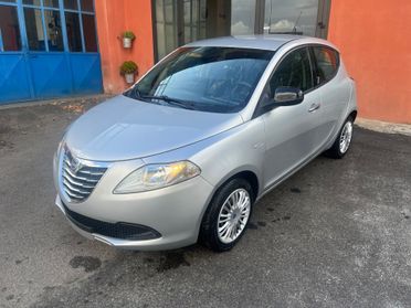 Lancia Ypsilon 1.2 69 CV5porte Silver-soloKm47500-