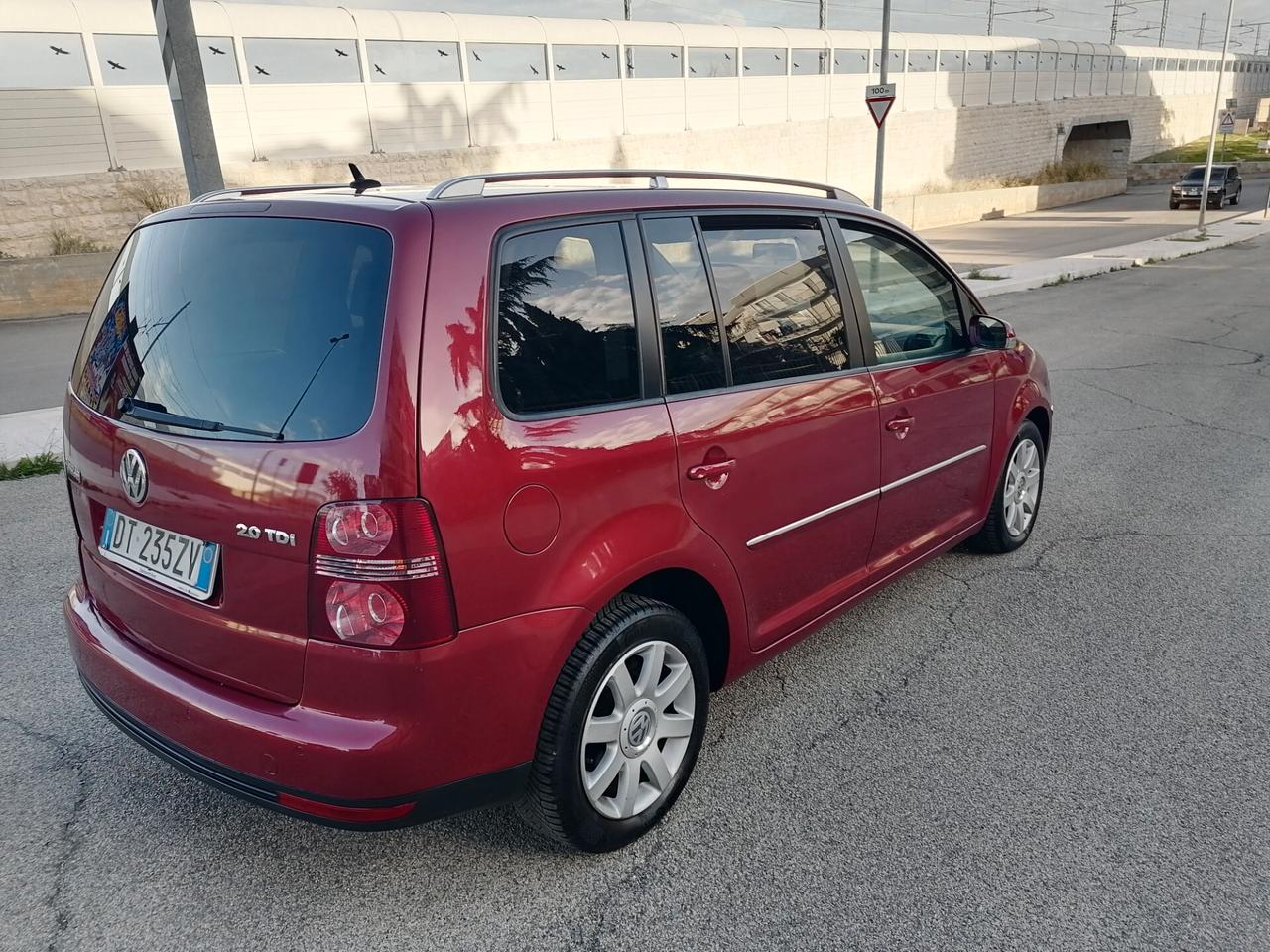 Volkswagen Touran 2.0 TDI HIGHLINE 7 POSTI 2009
