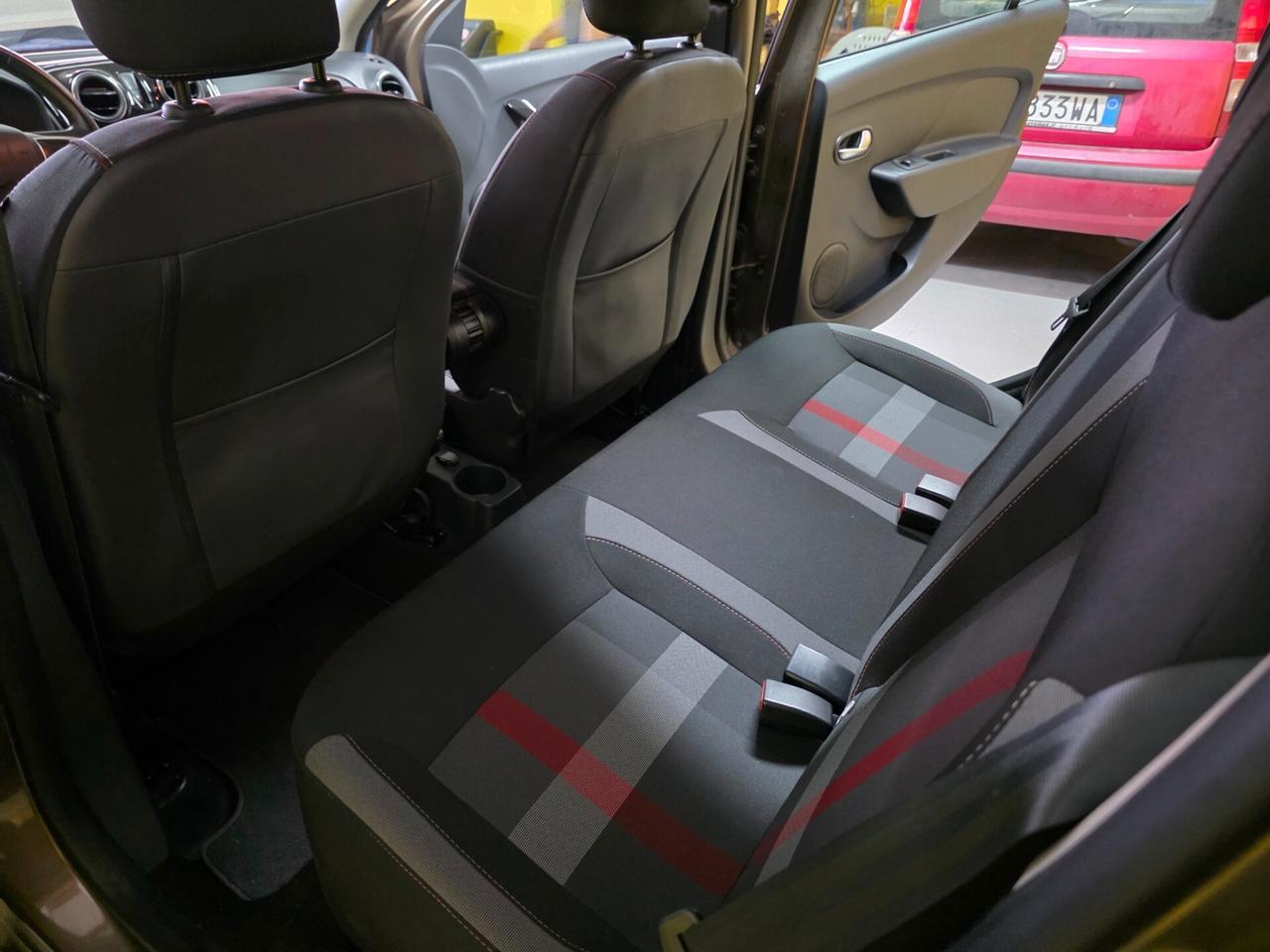 Sandero Stepway 0.9 TCe 90 CV Techroad AZIENDALE