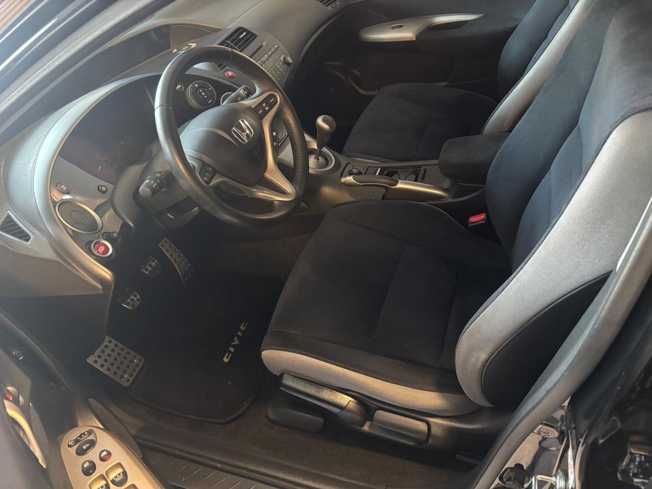Honda Civic 1.8 i-VTEC 5p. Exclusive LE