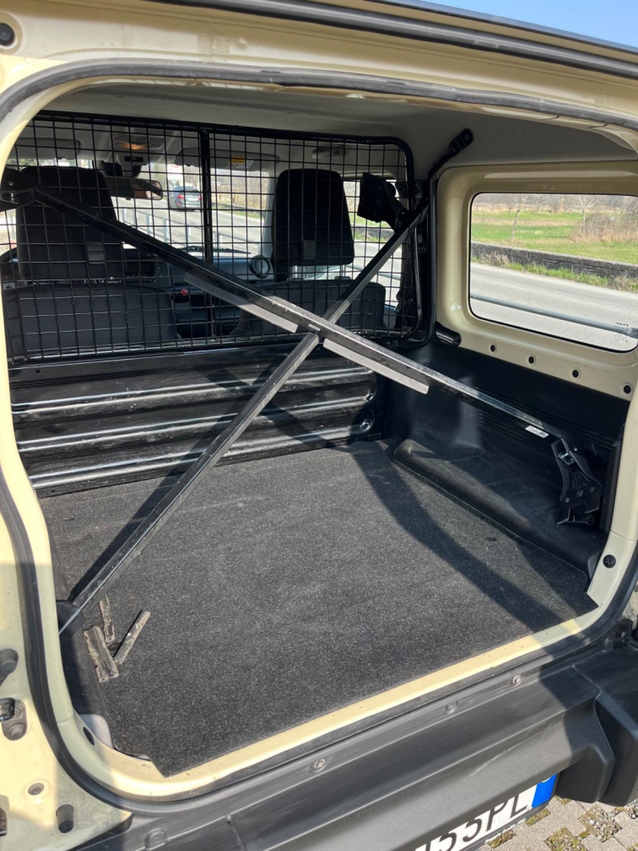 Suzuki Jimny 1.5 5MT PRO (N1)