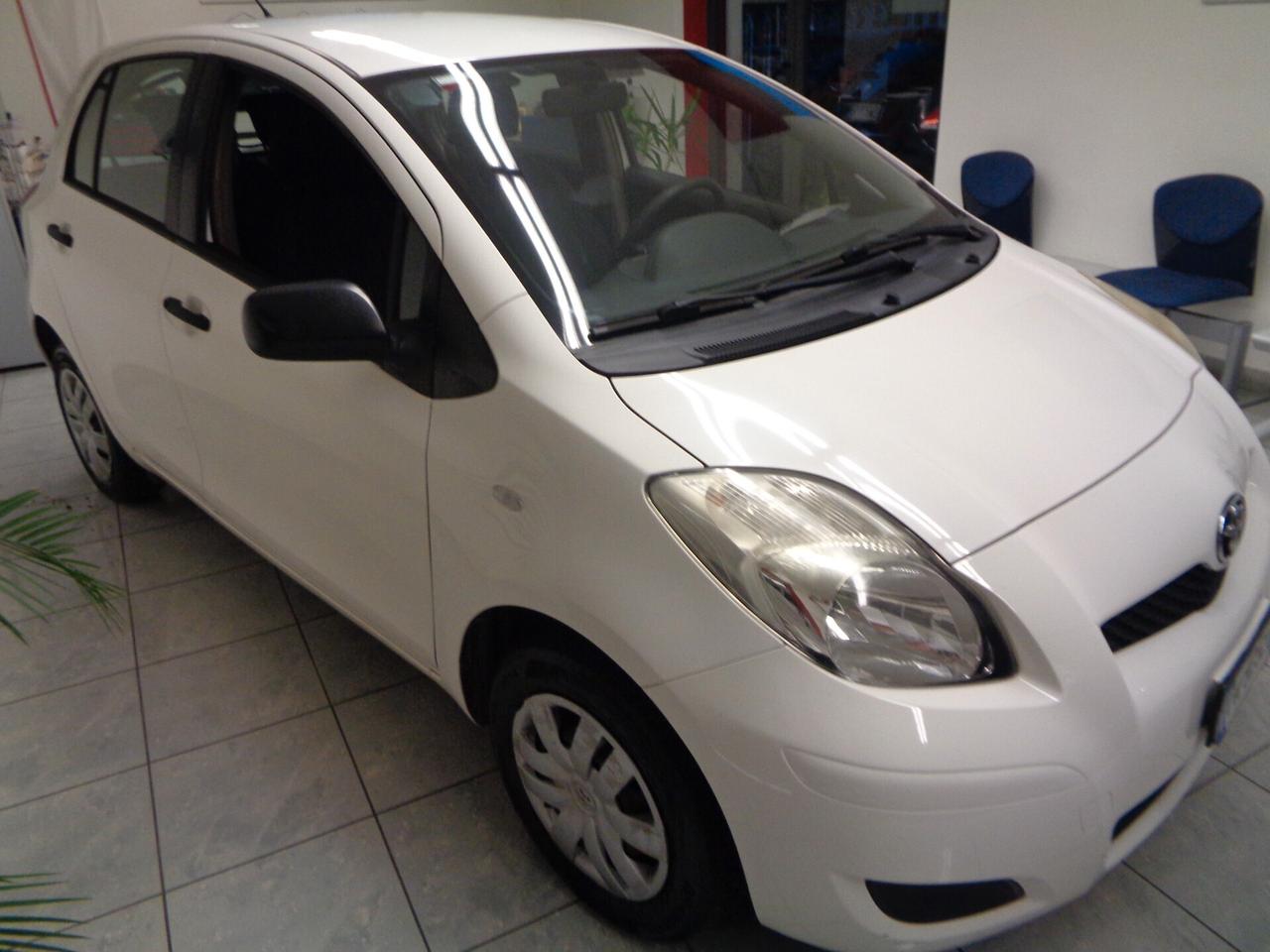Toyota Yaris 1.0 5 porte Sol