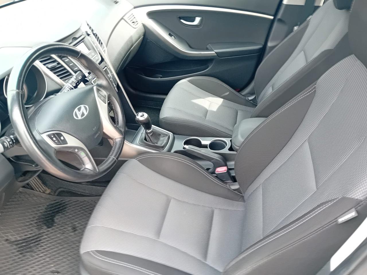 Hyundai i30 Wagon 1.6 crdi Comfort 110cv SERVICE HYUNDAI
