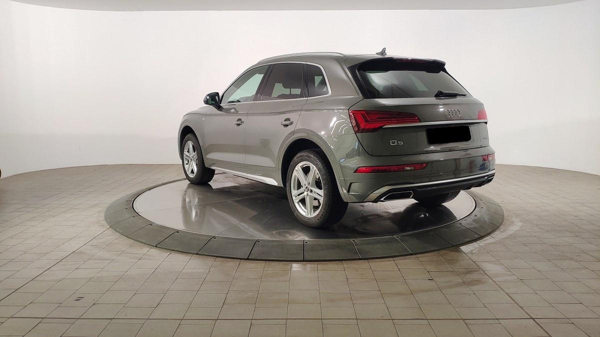 AUDI Q5 40 Tdi 204 Cv Quattro S Tronic S Line