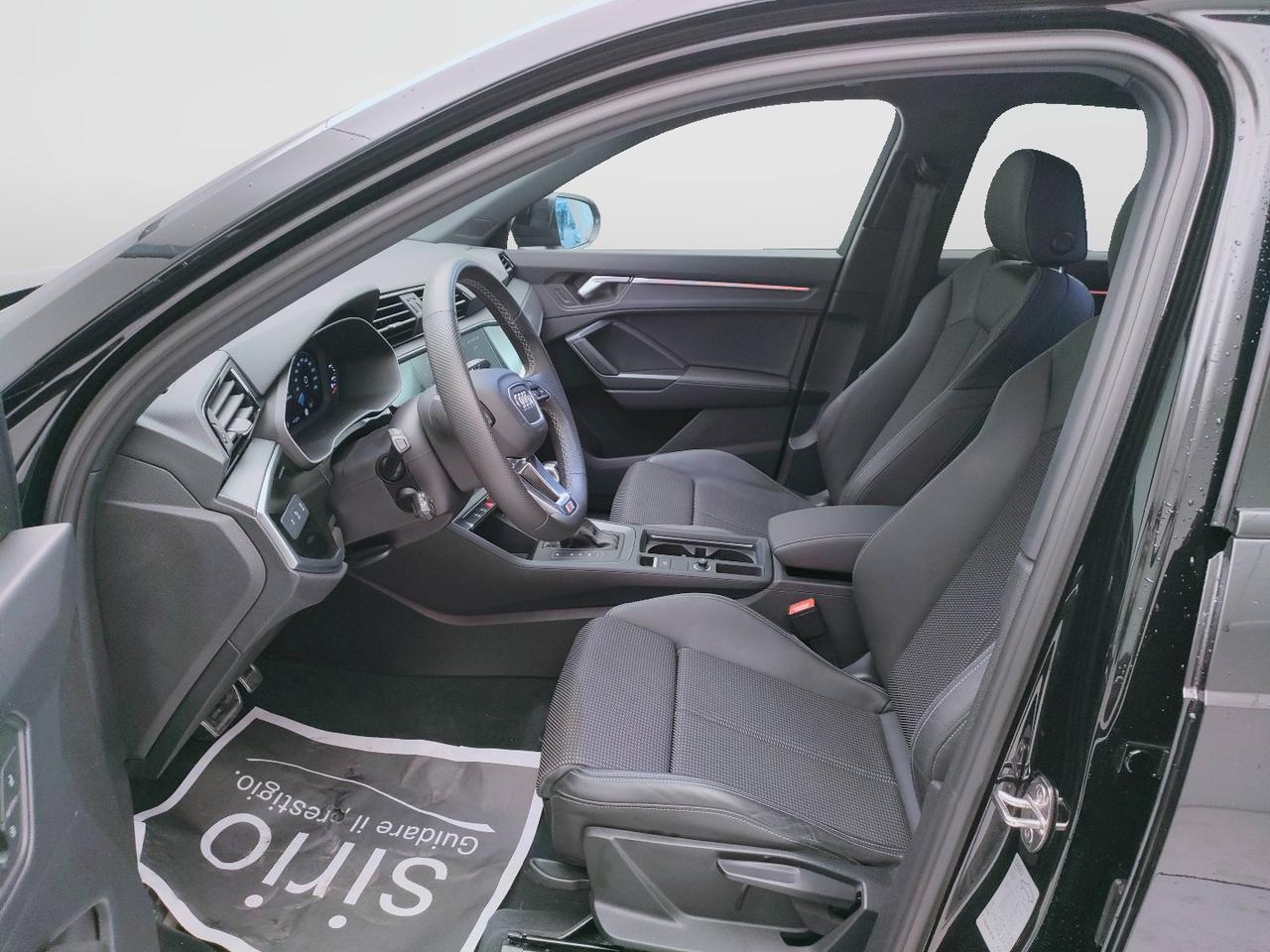 AUDI Q3 II 2018 - Q3 35 2.0 tdi Identity Black s-tronic