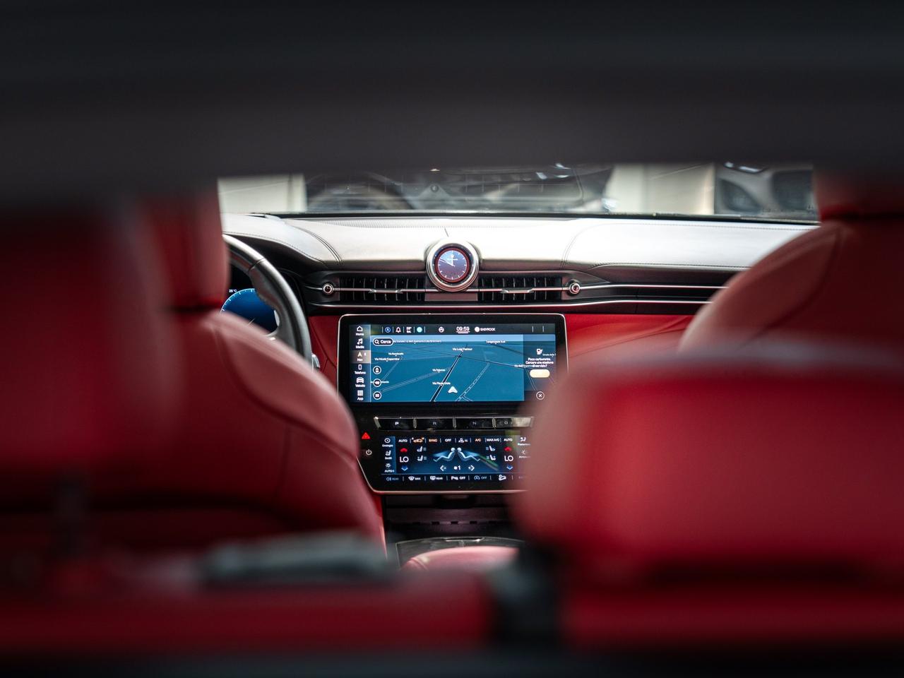 MASERATI Grecale 2.0 mhev Modena 330cv auto