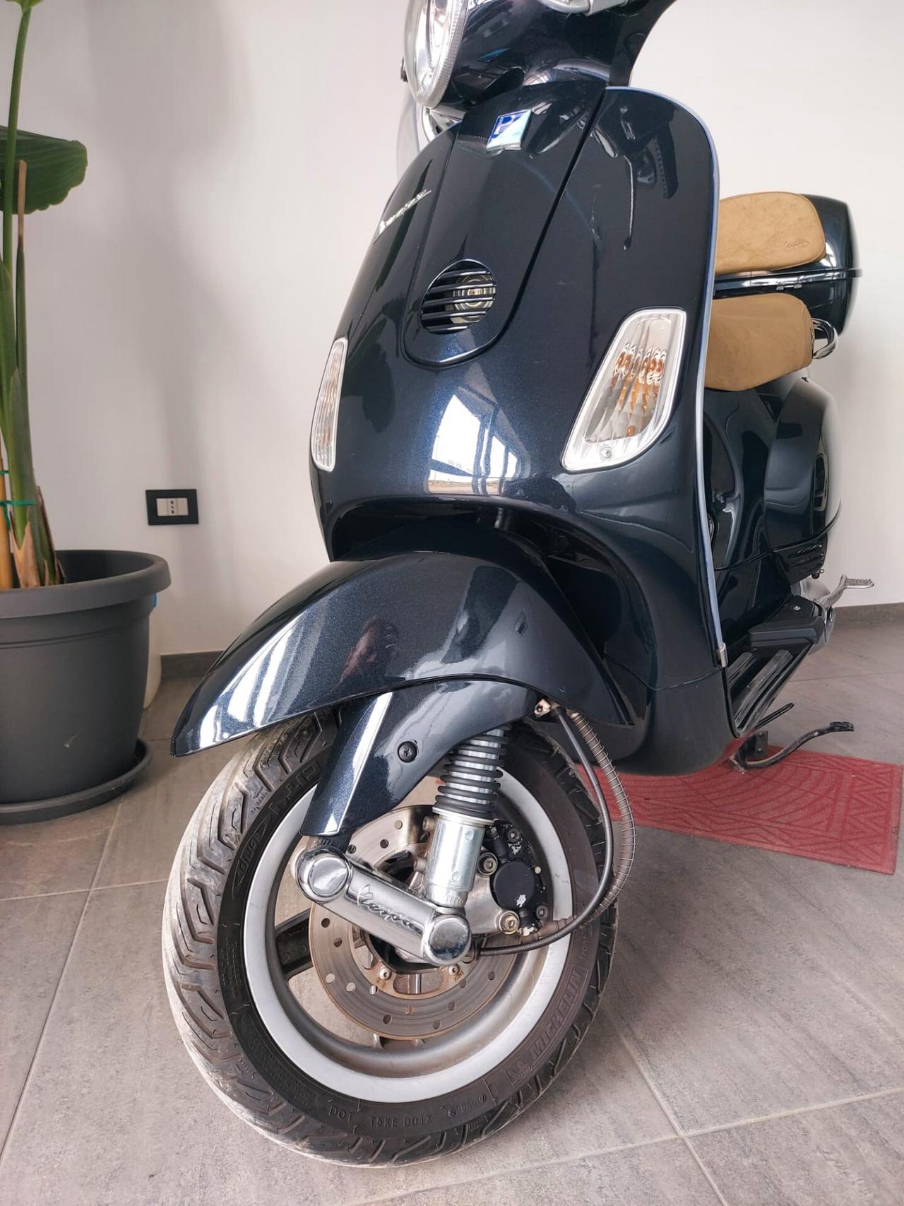 Piaggio Vespa 150 LX