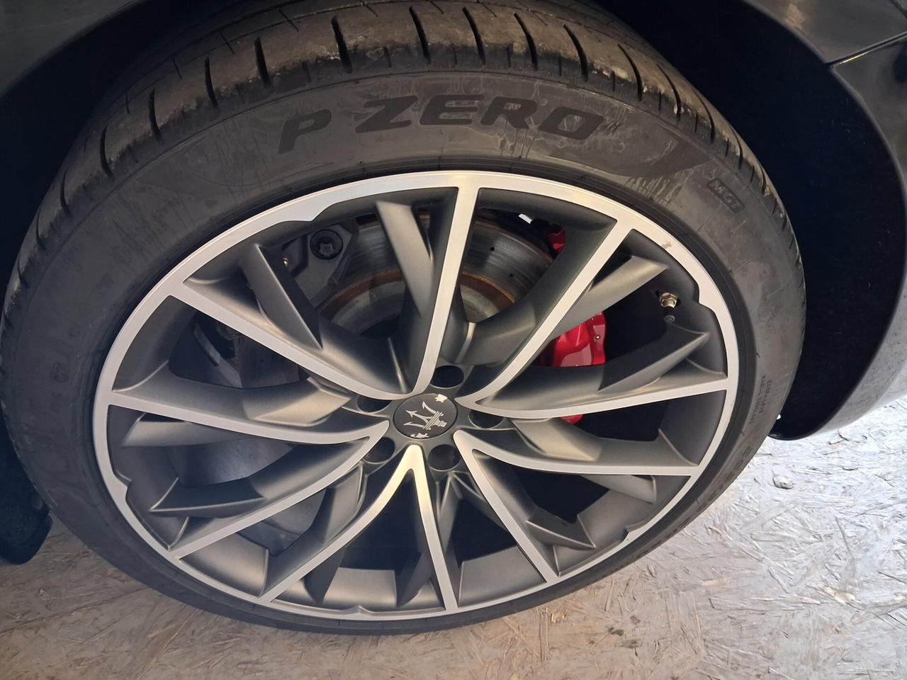 Maserati Ghibli V6 430 CV Q4 Granlusso