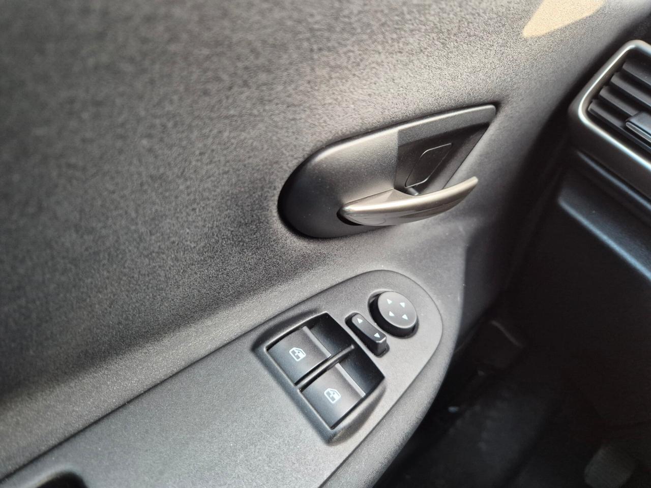 Lancia Ypsilon 1.2 69 CV 5 porte GPL Ecochic Black and Noir