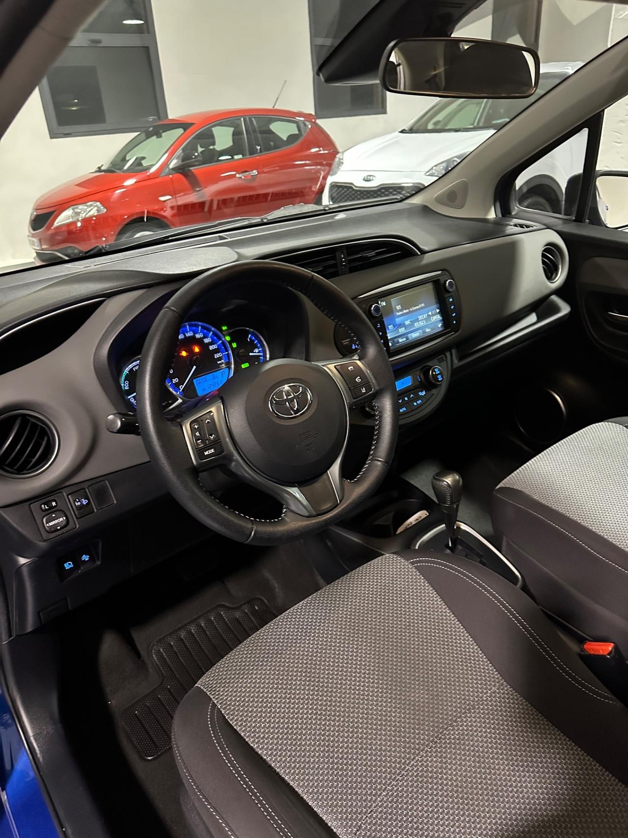 Toyota Yaris 1.5 Hybrid 5 porte Cool