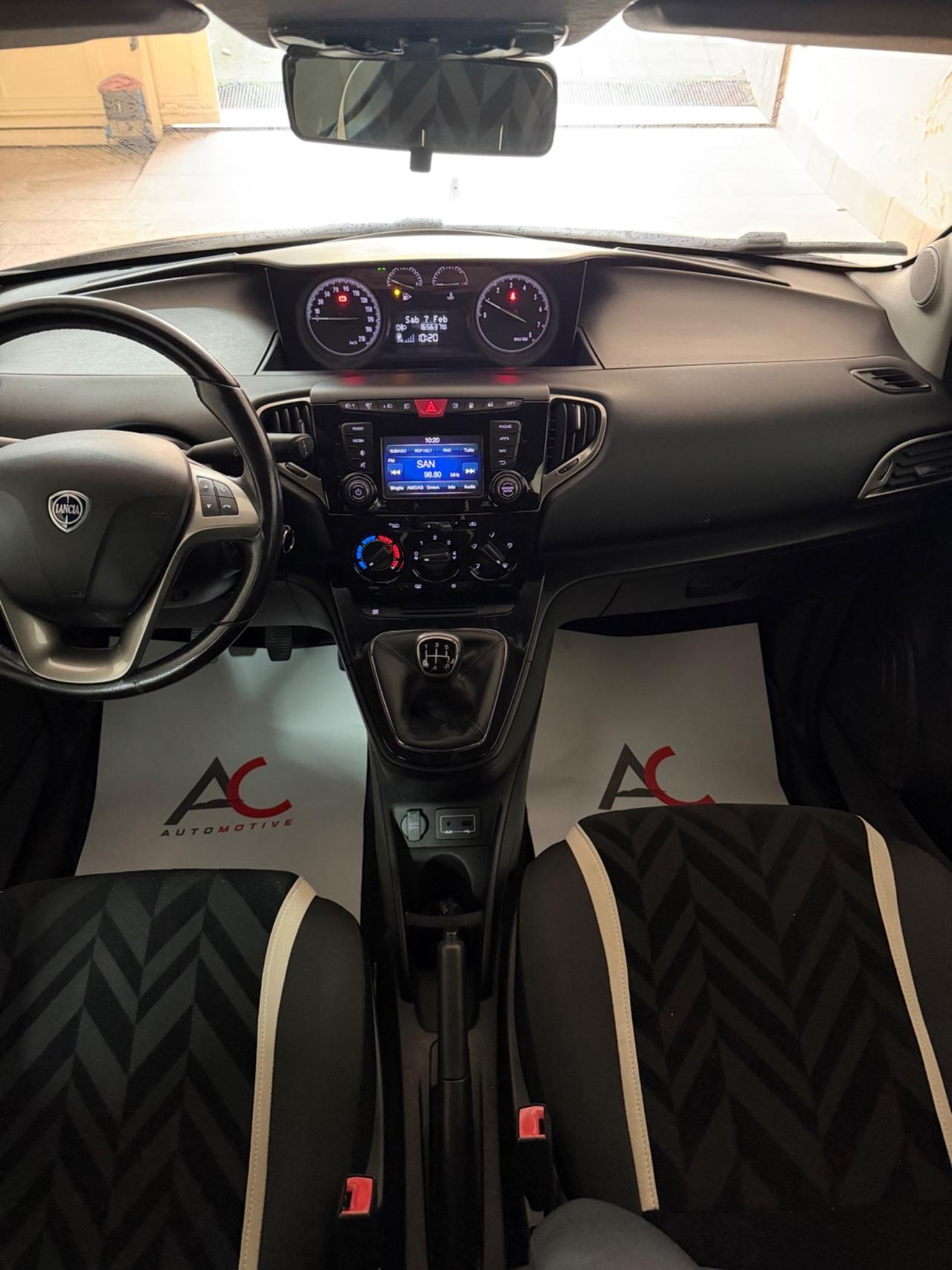 Lancia Ypsilon 0.9 TwinAir 85 CV 5 porte Metano Ecochic Platinum