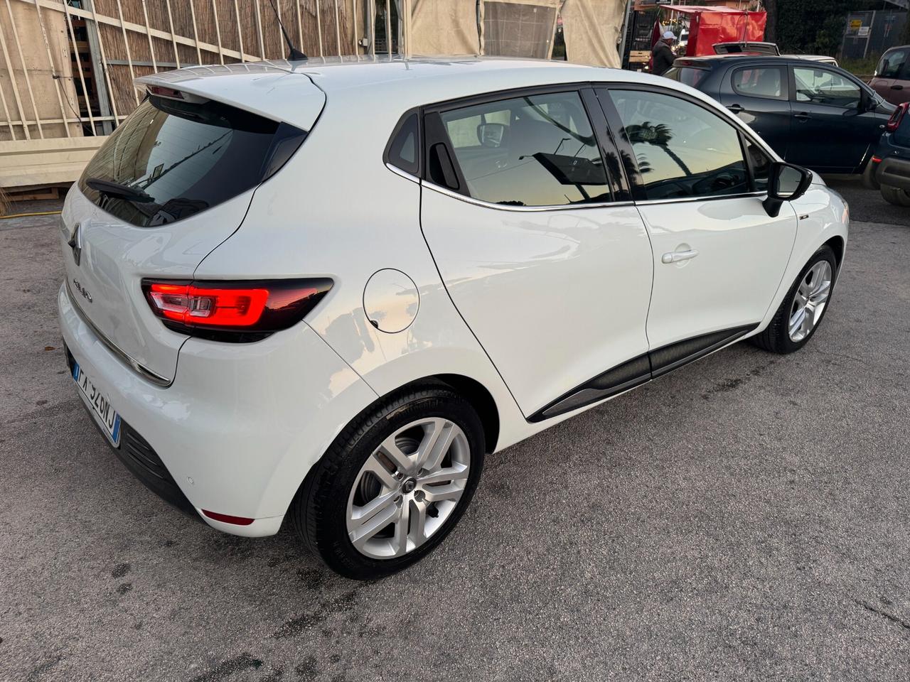 Renault Clio1.5 DCI MOSCHINO FARI FULL LED 2019