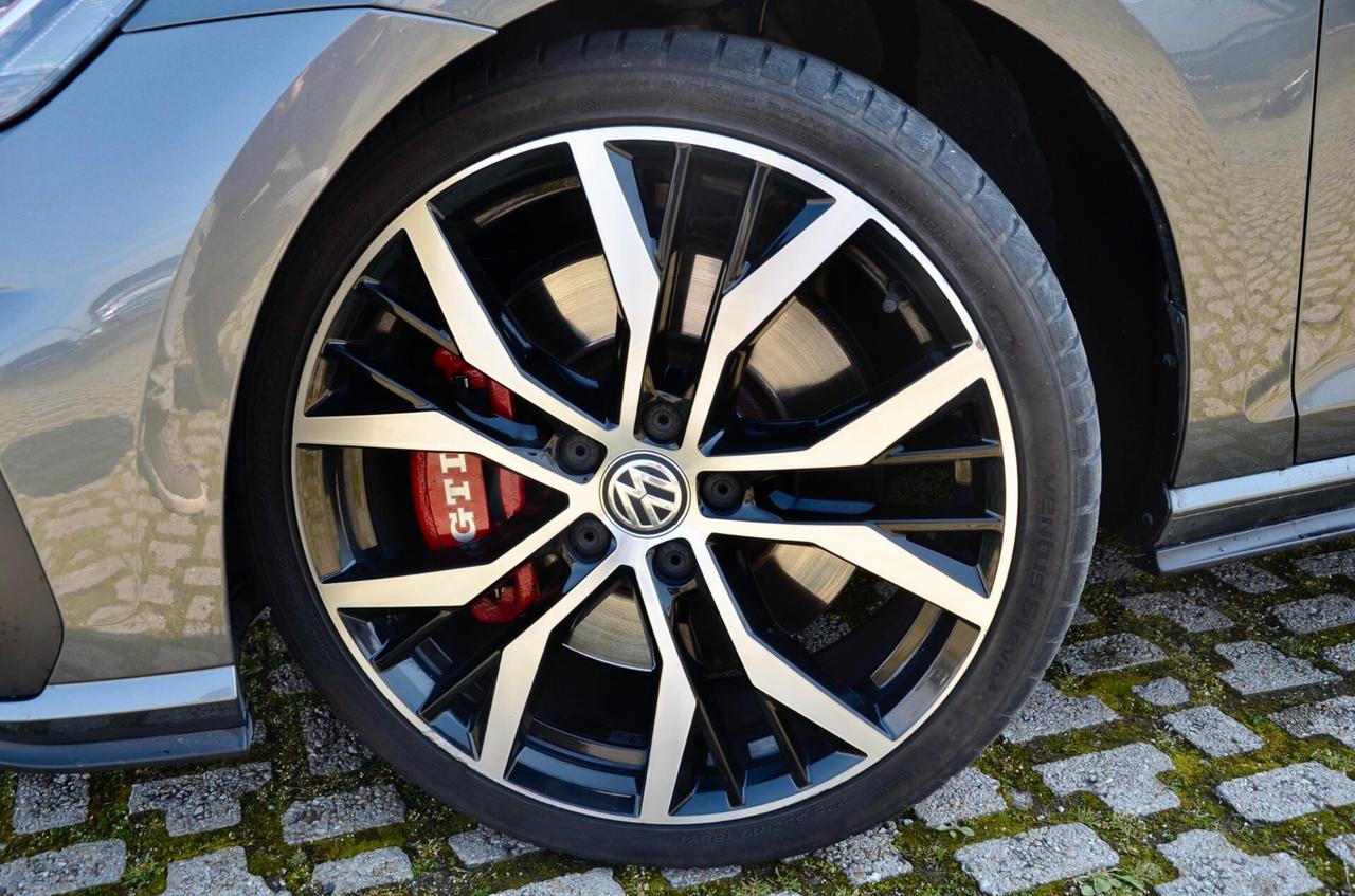 VOLKSWAGEN GOLF 7.5 GTI PERFORMANCE 2.0 TSI 245cv DSG, SERVICE CON FATTURE, TETTO, DCC, FULL PELLE, FARI FULL LED, 19", PERMUTE