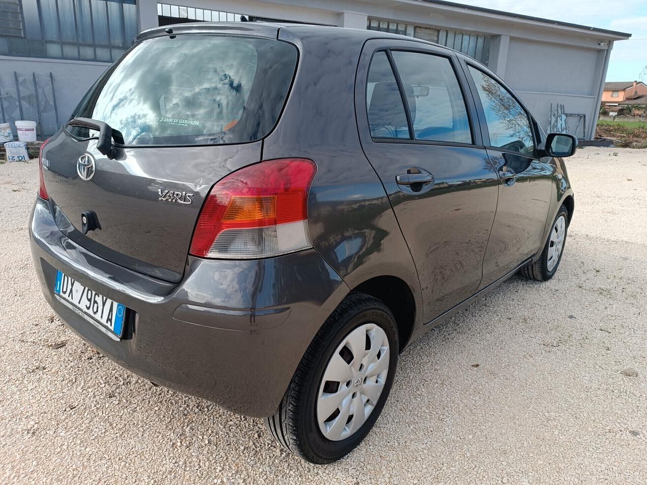 Toyota Yaris 1.3 benzina garanzia