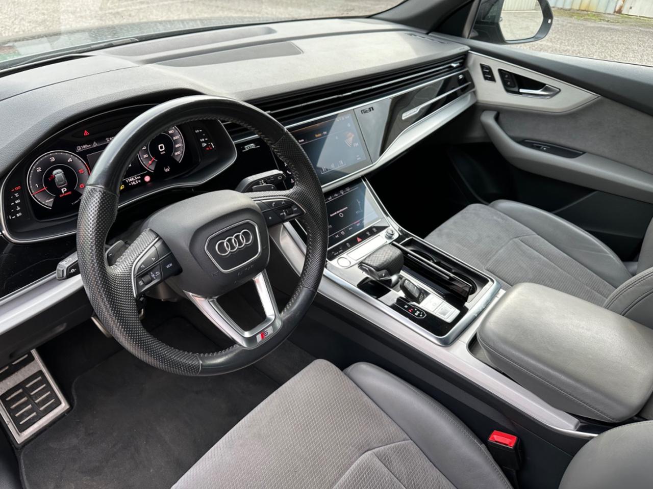 Audi Q8 45 TDI quattro tiptronic Sport tetto fari matrix