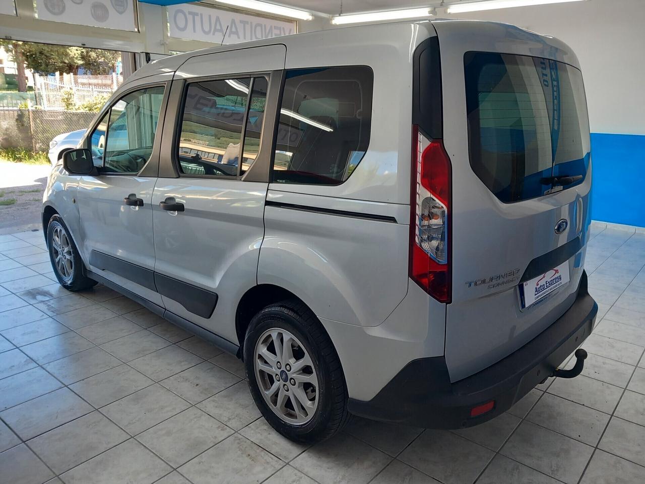 Ford Tourneo Connect 1.5 TDCi 120 CV anno 2019 km 125 mila