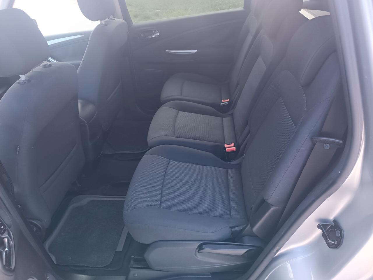 Ford S-Max 2.0 145CV Titanium pochi km