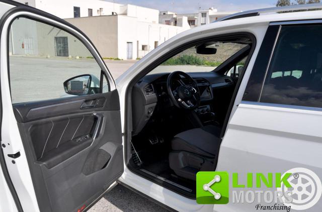 VOLKSWAGEN Tiguan 2.0 R-Line UniPro 150 cv Automatica