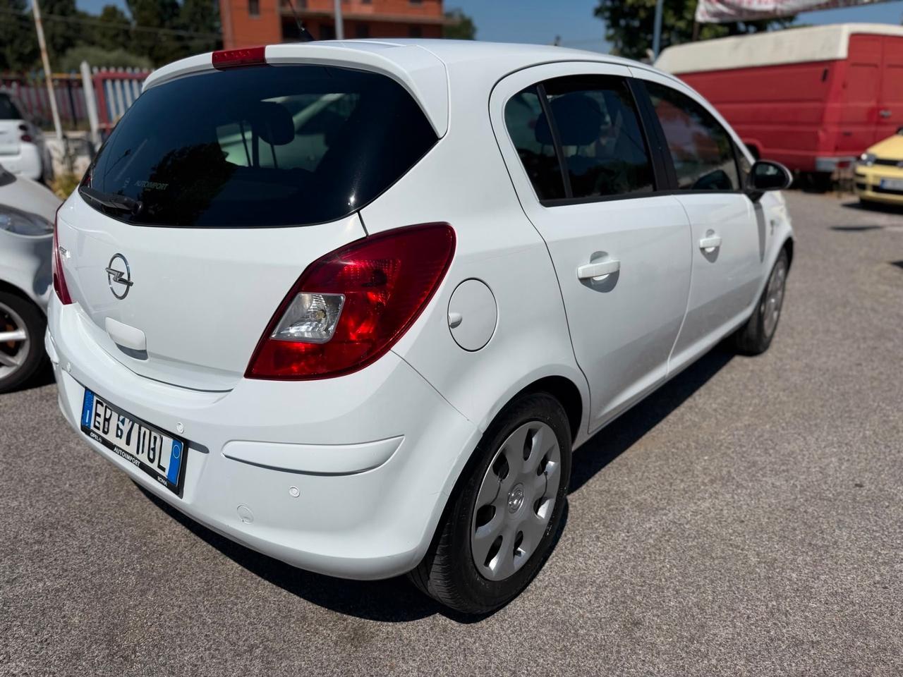 Opel Corsa 1.2 5 porte Club