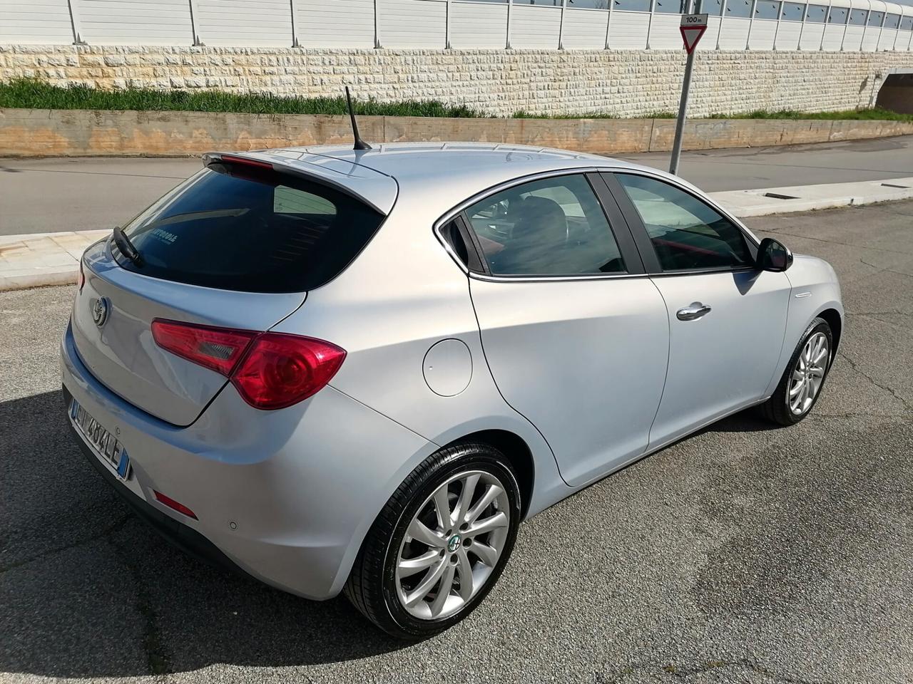 Alfa Romeo Giulietta 1.6 JTDm-2 105 CV Exclusive