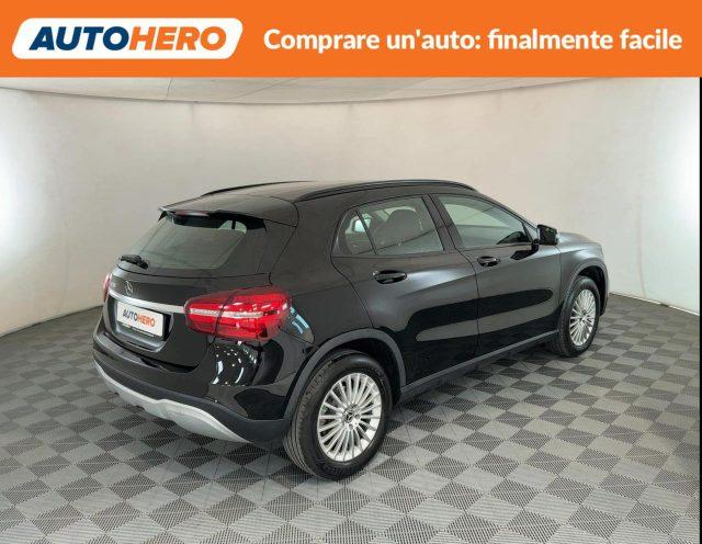 MERCEDES-BENZ GLA 180 Business