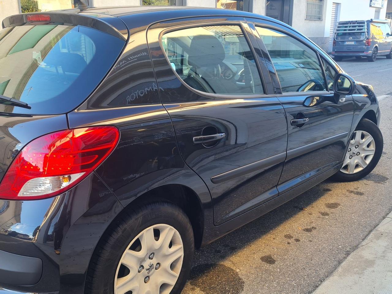 Peugeot 207 1.4 HDI FAP 70 X-Line #8141