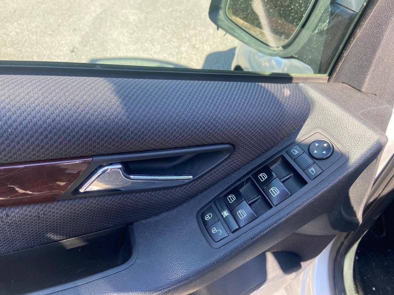 Mercedes-benz B 180 NGT AUTOMATICA