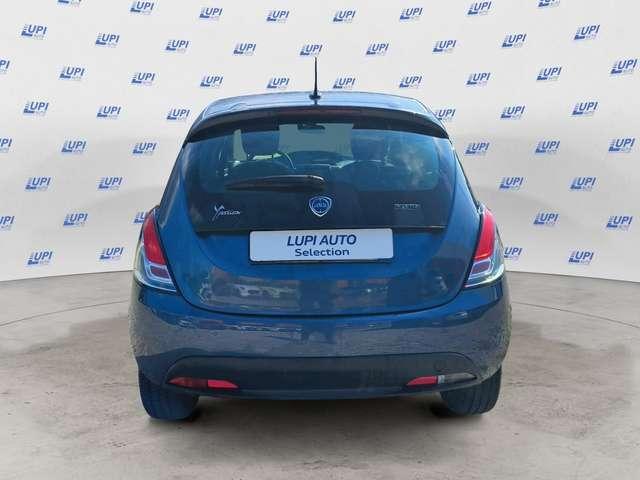 Lancia Ypsilon 1.0 firefly hybrid Silver s&s 70cv
