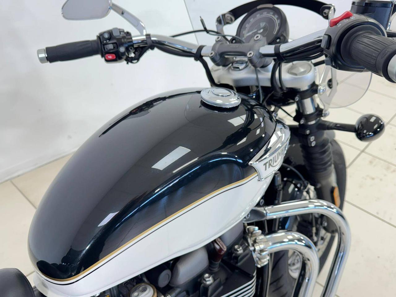 TRIUMPH Bonneville 1200 Speedmaster