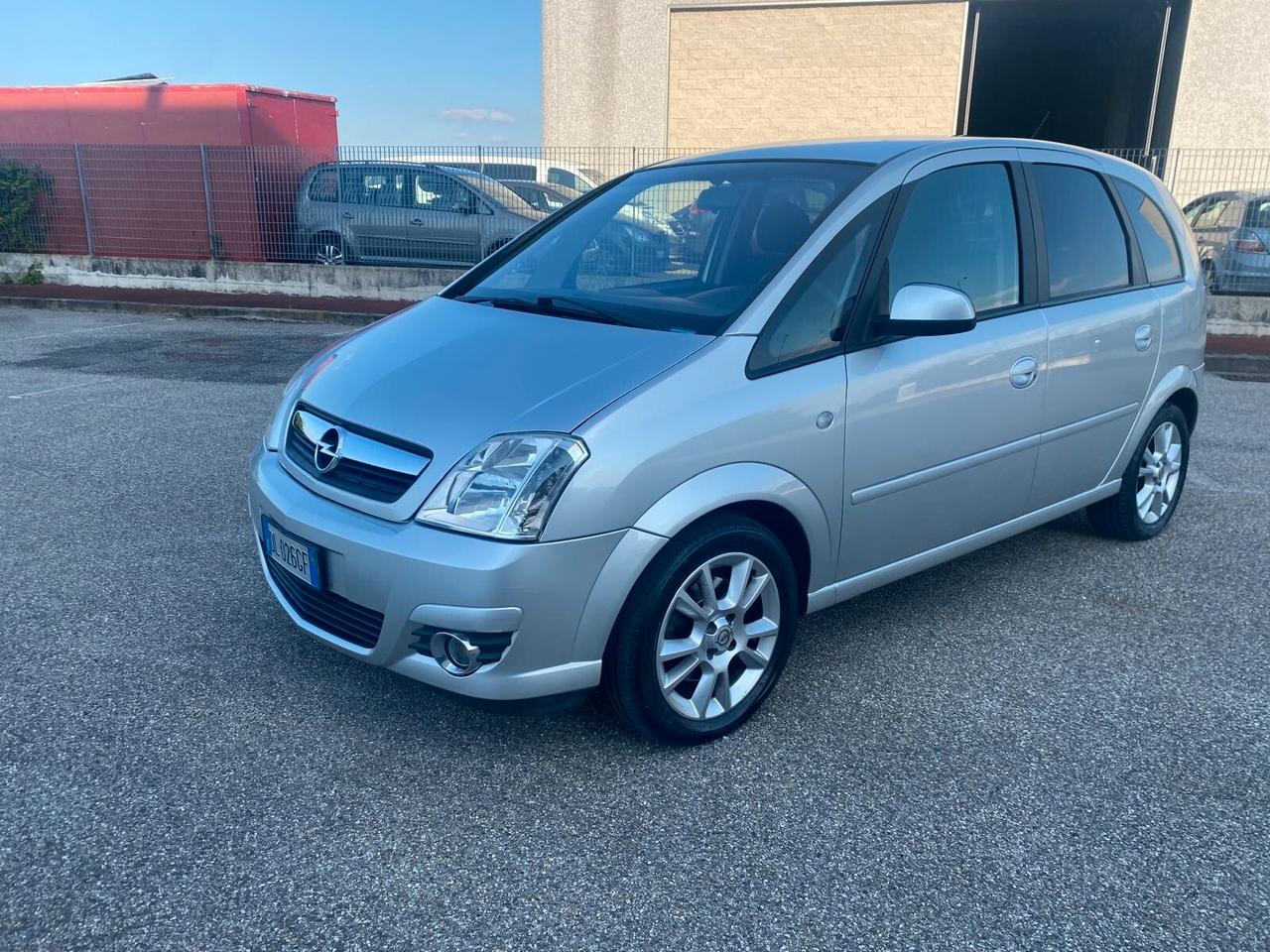 Opel Meriva 1.6 16V Cosmo ADATTA AI NEOPTATENTATI UNICO PROPRIETARIO