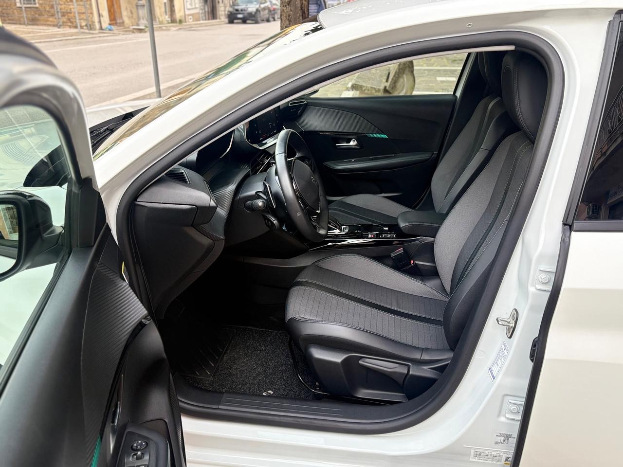 Peugeot 208 PureTech 100 CV EAT8 5P Allure FULL/LED