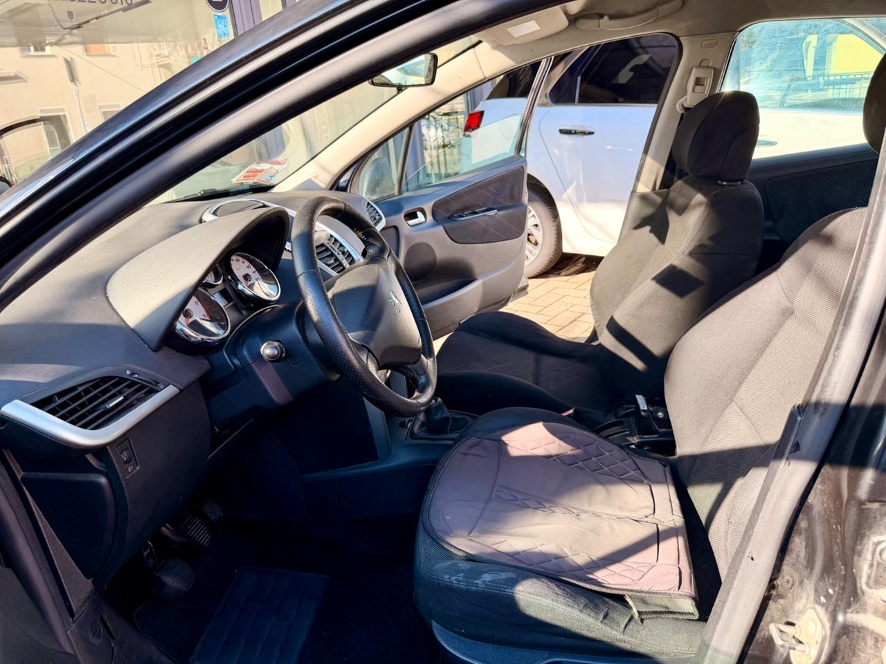 Peugeot 207 1.6 HDi 90CV 5p. XS