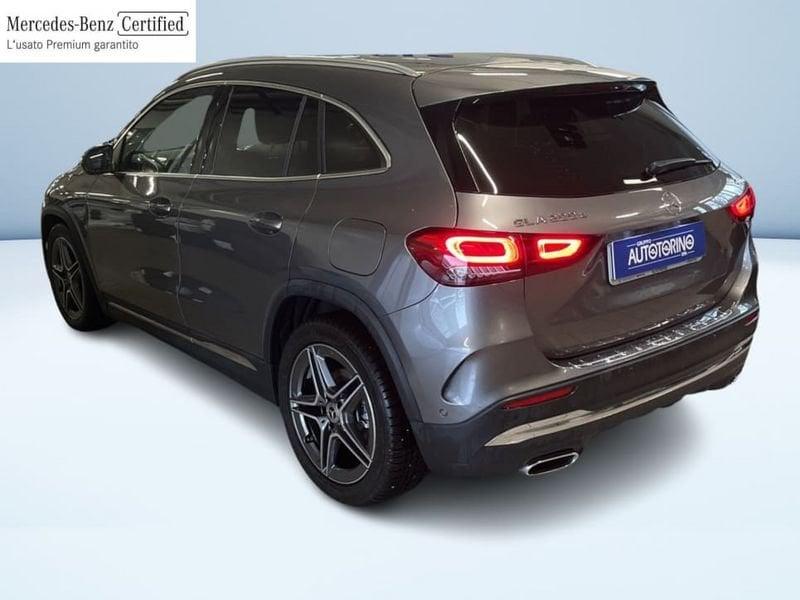 Mercedes-Benz GLA 200 D PREMIUM 4MATIC AUTO