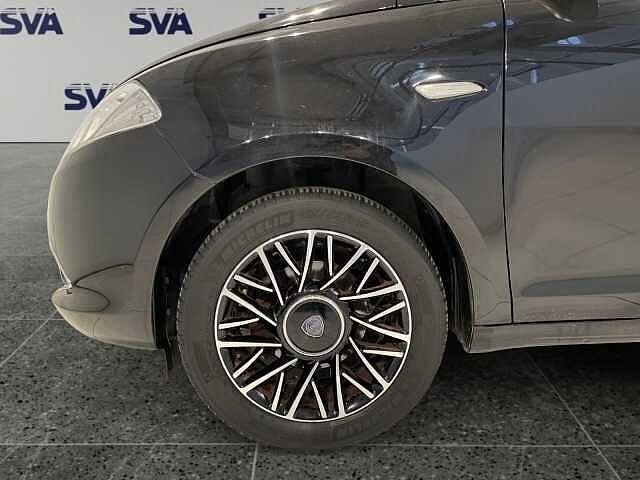 Lancia Ypsilon 1.2 69CV Ecochic 30th bombola nuova - GPL X NEOPATENTATI