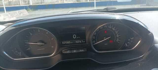 Peugeot 2008 BlueHDi 100 S&S Allure