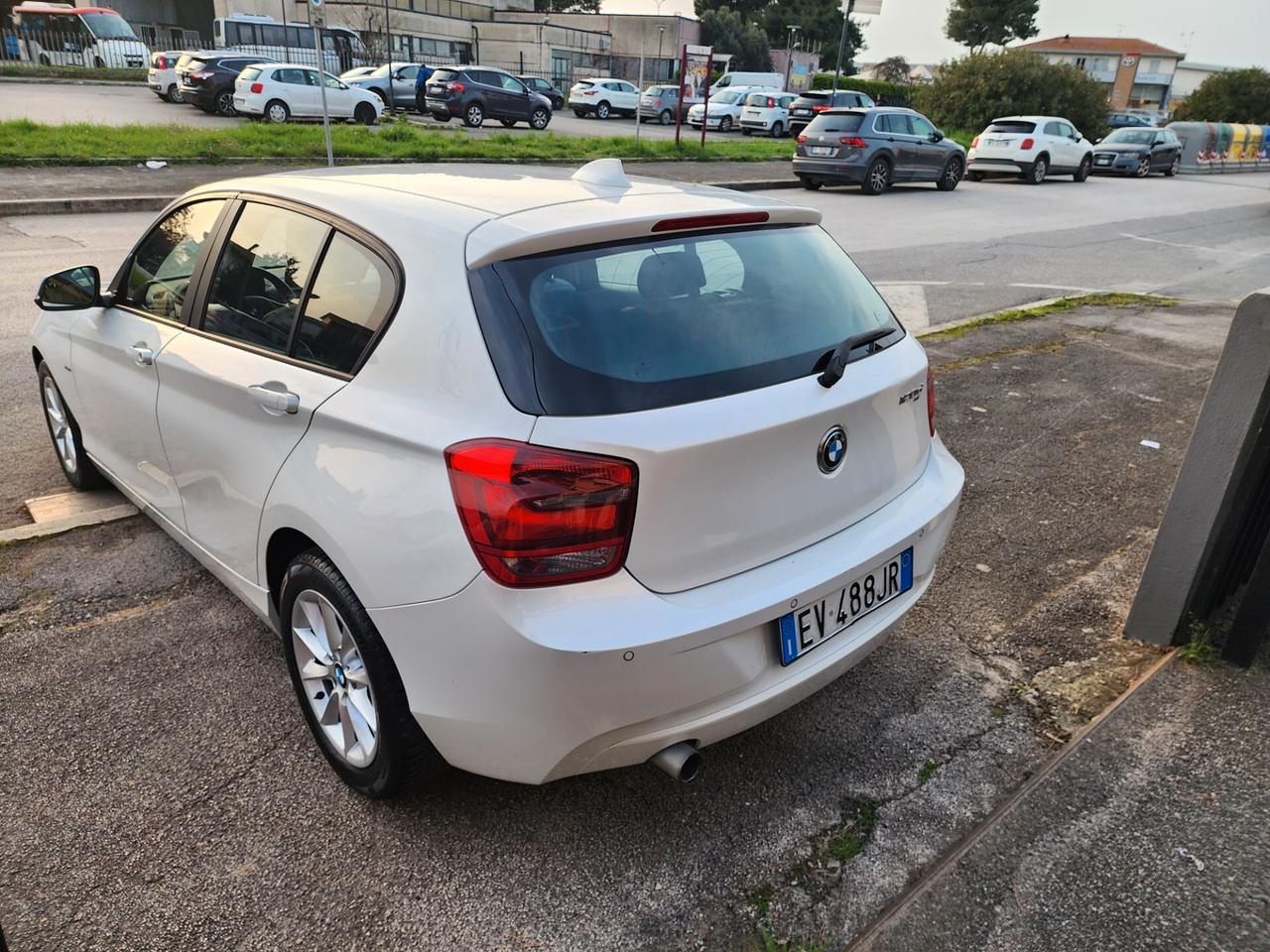 Bmw 120 120d 5p. Urban